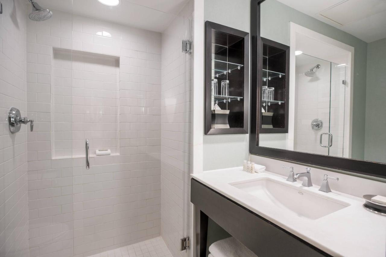 Renaissance New Orleans Pere Marquette French Quarter Area Hotel Экстерьер фото