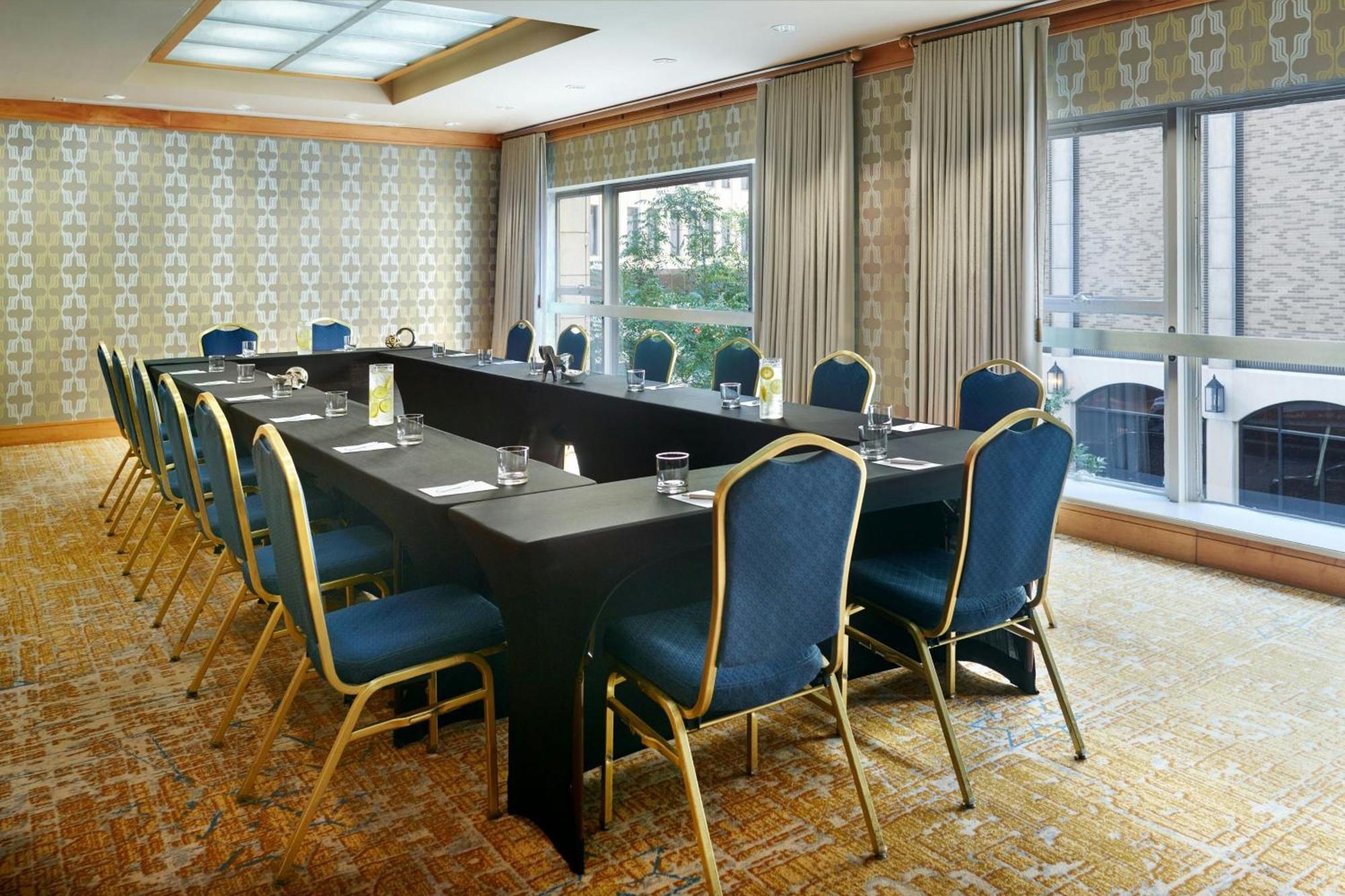 Renaissance New Orleans Pere Marquette French Quarter Area Hotel Экстерьер фото